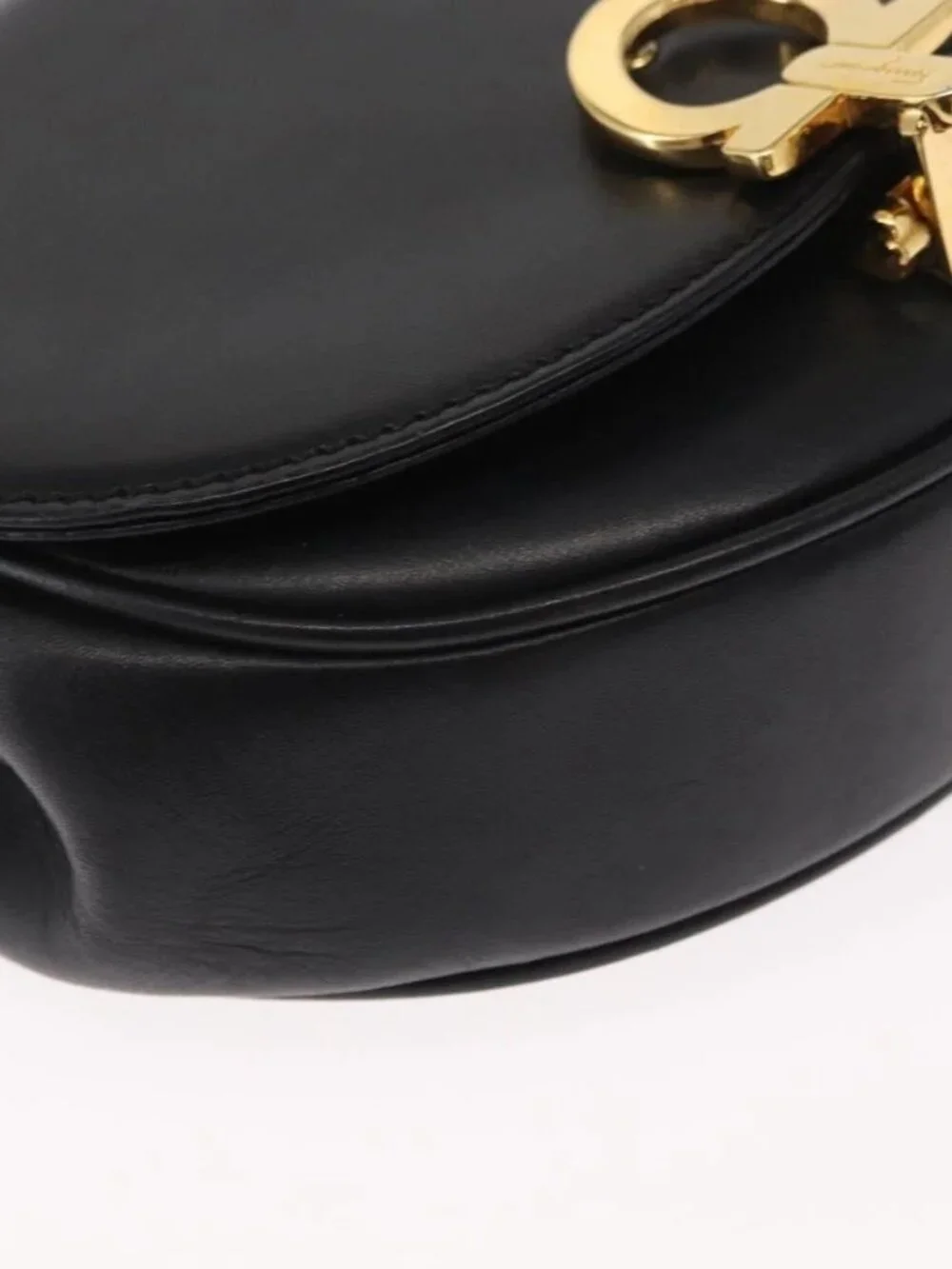 Salvatore Ferragamo Chain Gancini Shoulder Bag Leather Black Gold Auth 161032